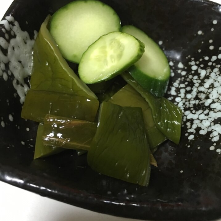 【節約野菜レシピ】茎わかめときゅうりのさっぱり漬け